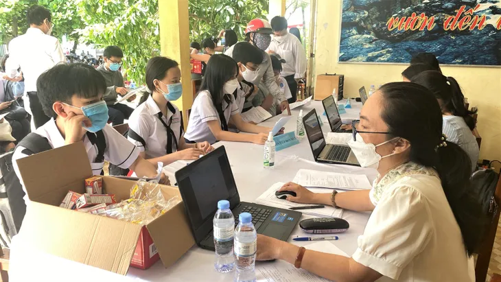 Phát động chiến dịch truyền thông về tiêm chủng vaccine phòng COVID-19 cho trẻ em tại Phú Yên - Ảnh 1. Phát động chiến dịch truyền thông về tiêm chủng vaccine phòng COVID-19 cho trẻ em tại Phú Yên - Ảnh 1.