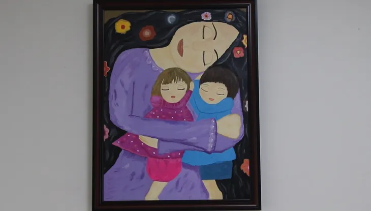 Nữ hộ sinh vẽ tranh làm đẹp cho khoa bệnh - Ảnh 2. Nữ hộ sinh vẽ tranh làm đẹp cho khoa bệnh - Ảnh 2.