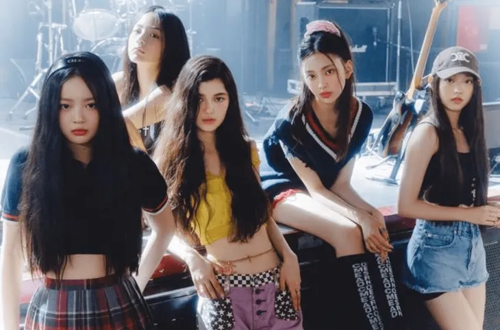 Nhóm nhạc nữ K-Pop có thành viên người Việt càn quét iTunes thế giới - Ảnh 1. Nhóm nhạc nữ K-Pop có thành viên người Việt càn quét iTunes thế giới - Ảnh 1.