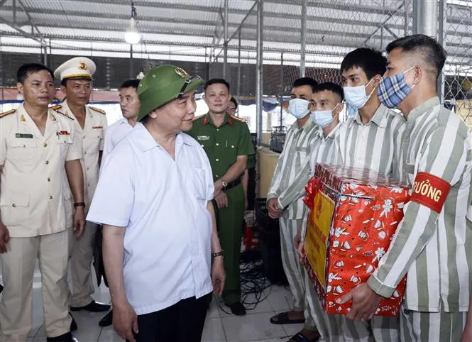 Chủ tịch nước kiểm tra công tác thực hiện Quyết định đặc xá - Ảnh 3. Chủ tịch nước kiểm tra công tác thực hiện Quyết định đặc xá - Ảnh 3.