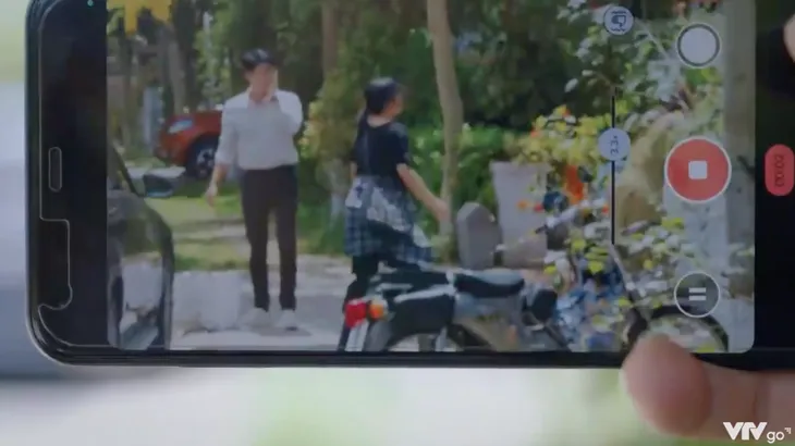 Ga-ra hạnh phúc - Tập 10: Sơn Ca (Quỳnh Kool) thấy kinh tởm vì đã yêu Quân (Bình An) - Ảnh 11. Ga-ra hạnh phúc - Tập 10: Sơn Ca (Quỳnh Kool) thấy kinh tởm vì đã yêu Quân (Bình An) - Ảnh 11.