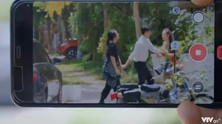 Ga-ra hạnh phúc - Tập 10: Sơn Ca (Quỳnh Kool) thấy kinh tởm vì đã yêu Quân (Bình An) - Ảnh 12. Ga-ra hạnh phúc - Tập 10: Sơn Ca (Quỳnh Kool) thấy kinh tởm vì đã yêu Quân (Bình An) - Ảnh 12.