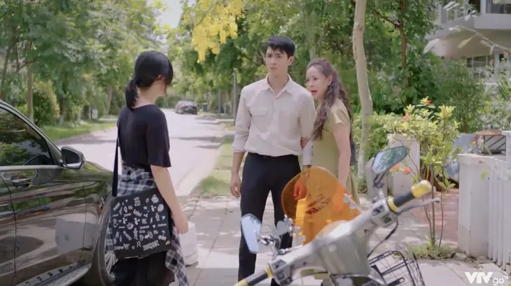Ga-ra hạnh phúc - Tập 10: Sơn Ca (Quỳnh Kool) thấy kinh tởm vì đã yêu Quân (Bình An) - Ảnh 14. Ga-ra hạnh phúc - Tập 10: Sơn Ca (Quỳnh Kool) thấy kinh tởm vì đã yêu Quân (Bình An) - Ảnh 14.