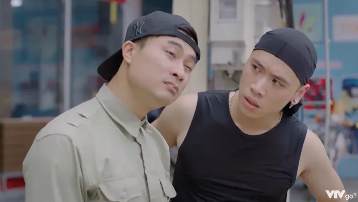 Phút thất thần của Trung trâu khi chạm mặt người yêu của crush - Ảnh 8. Phút thất thần của Trung trâu khi chạm mặt người yêu của crush - Ảnh 8.