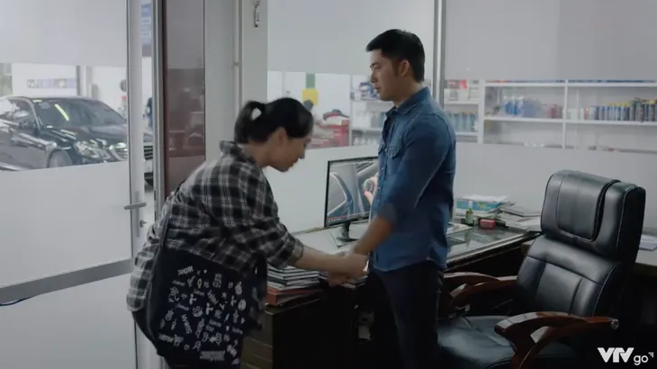 Ga-ra hạnh phúc - Tập 10: Sơn Ca (Quỳnh Kool) thấy kinh tởm vì đã yêu Quân (Bình An) - Ảnh 70. Ga-ra hạnh phúc - Tập 10: Sơn Ca (Quỳnh Kool) thấy kinh tởm vì đã yêu Quân (Bình An) - Ảnh 70.