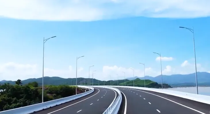 Trục cao tốc Đông Bắc – Đòn bẩy phát triển kinh tế - Ảnh 2. Trục cao tốc Đông Bắc – Đòn bẩy phát triển kinh tế - Ảnh 2.