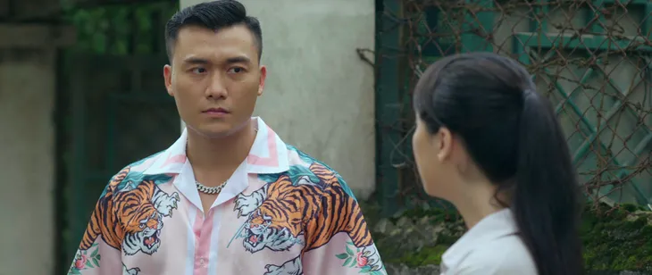 Đấu trí - Tập 31: Quyên bị đàn em của Trung “ve” uy hiếp, Phong có giải cứu kịp thời? - Ảnh 5. Đấu trí - Tập 31: Quyên bị đàn em của Trung “ve” uy hiếp, Phong có giải cứu kịp thời? - Ảnh 5.