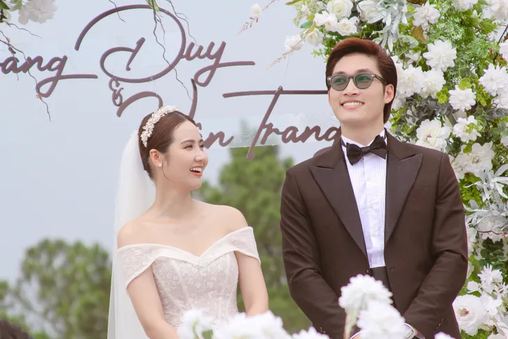 Thương ngày nắng về: Loạt ảnh đám cưới Trang - Duy khiến fan mê đắm - Ảnh 8. Thương ngày nắng về: Loạt ảnh đám cưới Trang - Duy khiến fan mê đắm - Ảnh 8.