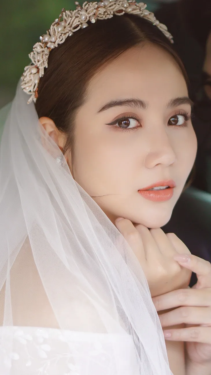 Thương ngày nắng về: Loạt ảnh đám cưới Trang - Duy khiến fan mê đắm - Ảnh 4. Thương ngày nắng về: Loạt ảnh đám cưới Trang - Duy khiến fan mê đắm - Ảnh 4.