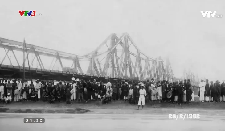 Việt Nam đa sắc: Trở về ký ức với cầu Long Biên - Ảnh 2. Việt Nam đa sắc: Trở về ký ức với cầu Long Biên - Ảnh 2.