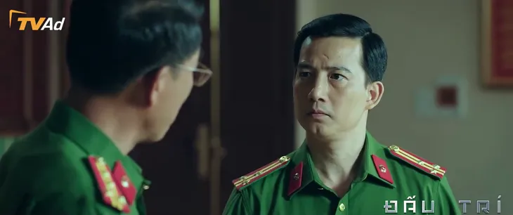 Đấu trí - Tập 13: Đại úy Vũ bị côn đồ đe dọa có người yêu xinh đấy - Ảnh 5. Đấu trí - Tập 13: Đại úy Vũ bị côn đồ đe dọa có người yêu xinh đấy - Ảnh 5.