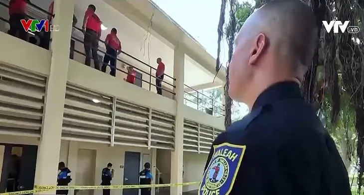 Diễn tập xả súng học đường tại bang Florida, Mỹ - Ảnh 1. Diễn tập xả súng học đường tại bang Florida, Mỹ - Ảnh 1.