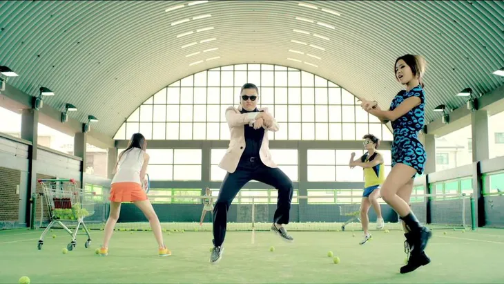 Gangnam Style của SPY vượt mốc 4,5 tỷ lượt xem - Ảnh 1. Gangnam Style của SPY vượt mốc 4,5 tỷ lượt xem - Ảnh 1.
