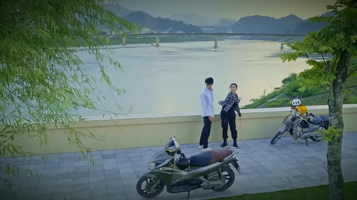 Bị Quỳnh Kool tát điếng người, Bình An sửa luôn lời thoại - Ảnh 1. Bị Quỳnh Kool tát điếng người, Bình An sửa luôn lời thoại - Ảnh 1.