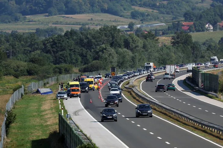 Tai nạn xe bus ở Croatia, 12 công dân Ba Lan thiệt mạng, 31 người bị thương - Ảnh 1. Tai nạn xe bus ở Croatia, 12 công dân Ba Lan thiệt mạng, 31 người bị thương - Ảnh 1.