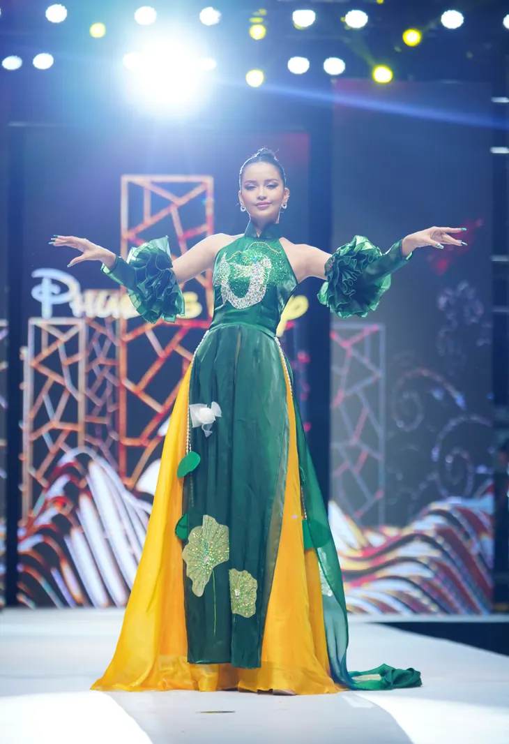Hoa hậu Ngọc Châu xinh đẹp làm vedette tại show áo dài trên đất Nghệ - Ảnh 6. Hoa hậu Ngọc Châu xinh đẹp làm vedette tại show áo dài trên đất Nghệ - Ảnh 6.
