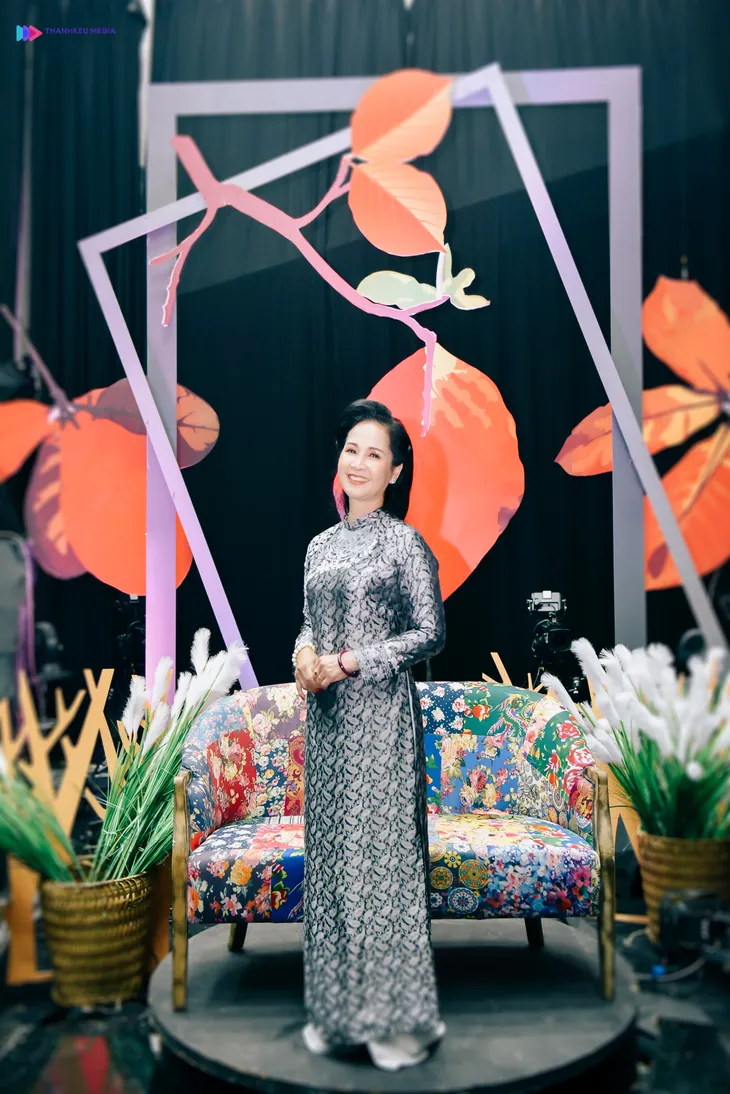 Thanh xuân tươi đẹp: NSND Lan Hương nhớ thuở hò hẹn lãng mạn - Ảnh 3. Thanh xuân tươi đẹp: NSND Lan Hương nhớ thuở hò hẹn lãng mạn - Ảnh 3.