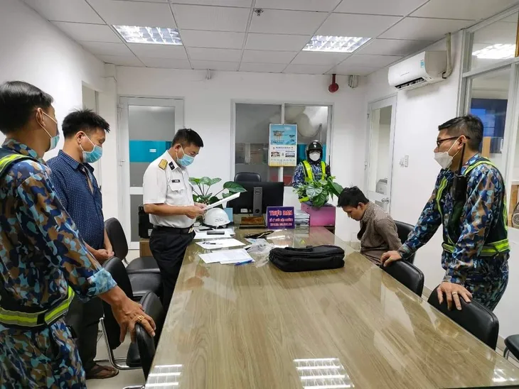 Bắt tên trộm 6 lần đột nhập vào cảng Cát Lái - Ảnh 1. Bắt tên trộm 6 lần đột nhập vào cảng Cát Lái - Ảnh 1.