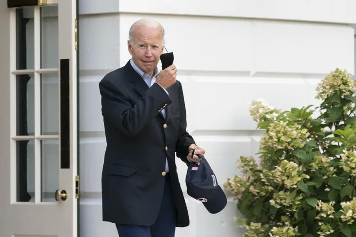 Tổng thống Mỹ Biden âm tính với COVID-19 lần thứ hai - Ảnh 1. Tổng thống Mỹ Biden âm tính với COVID-19 lần thứ hai - Ảnh 1.
