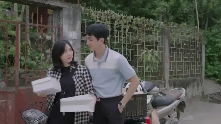 Ga-ra hạnh phúc - Tập 1: Sơn Ca được bạn trai tặng quà hàng hiệu - Ảnh 7. Ga-ra hạnh phúc - Tập 1: Sơn Ca được bạn trai tặng quà hàng hiệu - Ảnh 7.