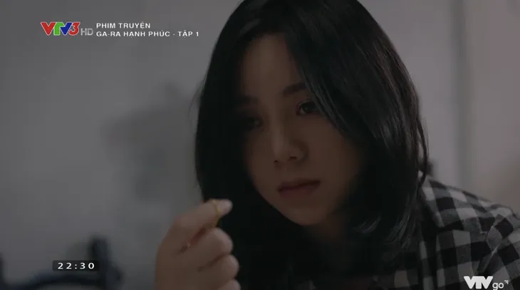 Ga-ra hạnh phúc - Tập 1: Khi Sơn Ca (Quỳnh Kool) chật vật đi xin việc, Quân (Bình An) lại cặp kè nữ đại gia - Ảnh 33. Ga-ra hạnh phúc - Tập 1: Khi Sơn Ca (Quỳnh Kool) chật vật đi xin việc, Quân (Bình An) lại cặp kè nữ đại gia - Ảnh 33.