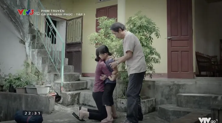 Ga-ra hạnh phúc - Tập 1: Khi Sơn Ca (Quỳnh Kool) chật vật đi xin việc, Quân (Bình An) lại cặp kè nữ đại gia - Ảnh 34. Ga-ra hạnh phúc - Tập 1: Khi Sơn Ca (Quỳnh Kool) chật vật đi xin việc, Quân (Bình An) lại cặp kè nữ đại gia - Ảnh 34.