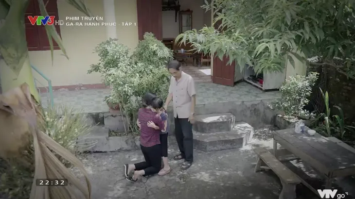 Ga-ra hạnh phúc - Tập 1: Khi Sơn Ca (Quỳnh Kool) chật vật đi xin việc, Quân (Bình An) lại cặp kè nữ đại gia - Ảnh 35. Ga-ra hạnh phúc - Tập 1: Khi Sơn Ca (Quỳnh Kool) chật vật đi xin việc, Quân (Bình An) lại cặp kè nữ đại gia - Ảnh 35.