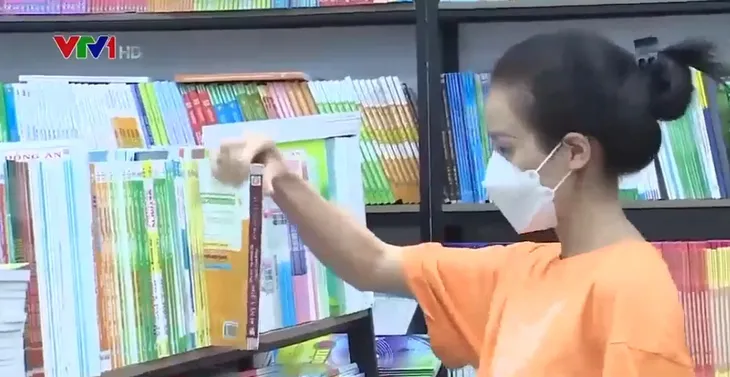 Thiếu sách giáo khoa lớp 10 trước thềm năm học mới - Ảnh 1. Thiếu sách giáo khoa lớp 10 trước thềm năm học mới - Ảnh 1.