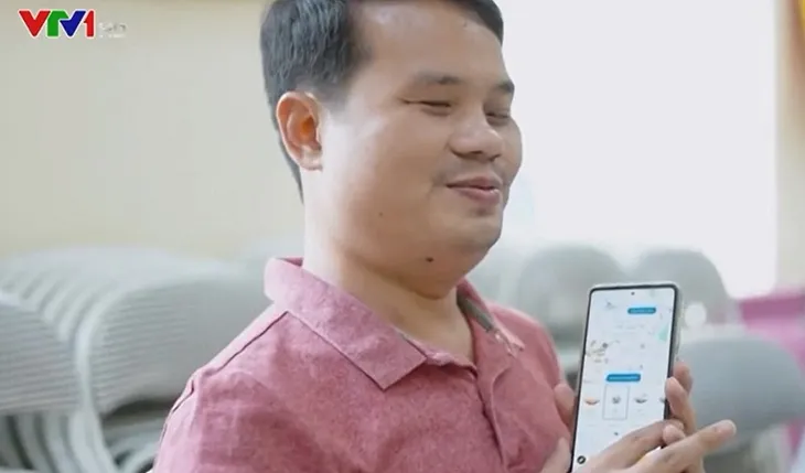 Người khiếm thị vươn lên làm chủ thiết bị công nghệ - Ảnh 1. Người khiếm thị vươn lên làm chủ thiết bị công nghệ - Ảnh 1.
