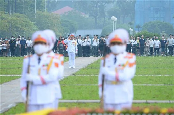 Lễ thượng cờ mừng Quốc khánh ở Lăng Chủ tịch Hồ Chí Minh - Ảnh 3. Lễ thượng cờ mừng Quốc khánh ở Lăng Chủ tịch Hồ Chí Minh - Ảnh 3.