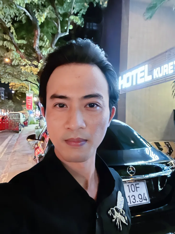 Doãn Quốc Đam lạ mắt với tạo hình trong phim mới - Ảnh 2. Doãn Quốc Đam lạ mắt với tạo hình trong phim mới - Ảnh 2.