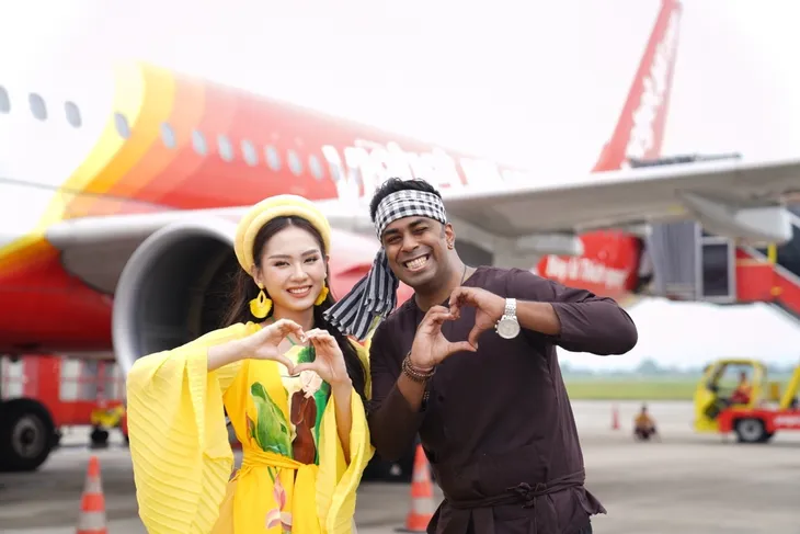 Chị Hằng Huỳnh Nguyễn Mai Phương bất ngờ vui Tết Trung thu trên chuyến bay Vietjet - Ảnh 1. Chị Hằng Huỳnh Nguyễn Mai Phương bất ngờ vui Tết Trung thu trên chuyến bay Vietjet - Ảnh 1.