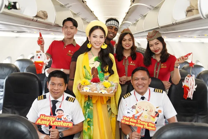 Chị Hằng Huỳnh Nguyễn Mai Phương bất ngờ vui Tết Trung thu trên chuyến bay Vietjet - Ảnh 13. Chị Hằng Huỳnh Nguyễn Mai Phương bất ngờ vui Tết Trung thu trên chuyến bay Vietjet - Ảnh 13.