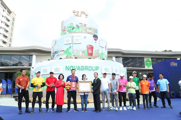 Bế mạc Nova Olympic 2022: Tôn vinh sức mạnh và tinh thần đoàn kết - Ảnh 2. Bế mạc Nova Olympic 2022: Tôn vinh sức mạnh và tinh thần đoàn kết - Ảnh 2.