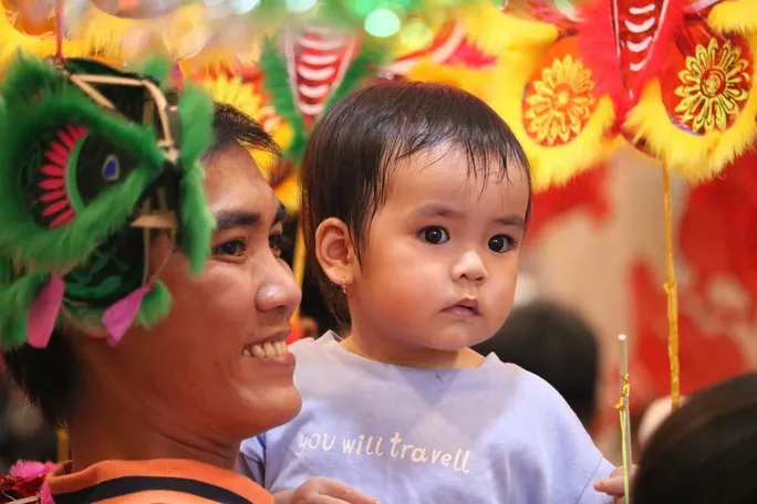 Không khí Trung thu rộn ràng tại các tỉnh thành - Ảnh 2. Không khí Trung thu rộn ràng tại các tỉnh thành - Ảnh 2.