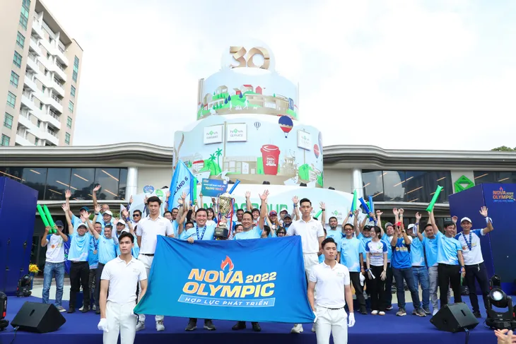 Bế mạc Nova Olympic 2022: Tôn vinh sức mạnh và tinh thần đoàn kết - Ảnh 3. Bế mạc Nova Olympic 2022: Tôn vinh sức mạnh và tinh thần đoàn kết - Ảnh 3.