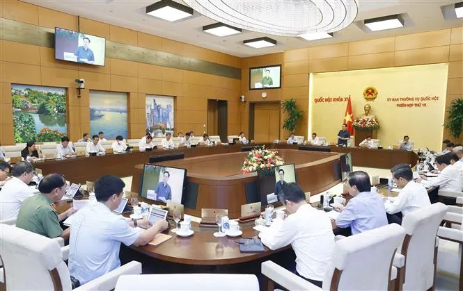 Khai mạc phiên họp thứ 15 của Ủy ban Thường vụ Quốc hội - Ảnh 2.