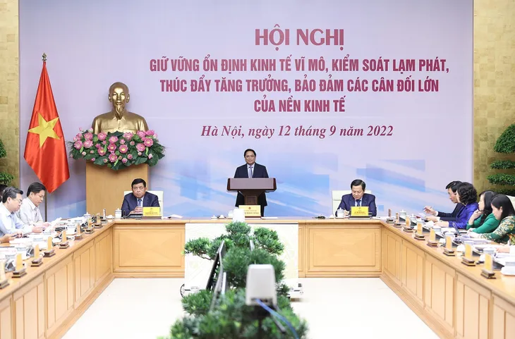 Thủ tướng: Không bó tay, không ngồi chờ, không khuất phục trước khó khăn - Ảnh 1. Thủ tướng: Không bó tay, không ngồi chờ, không khuất phục trước khó khăn - Ảnh 1.