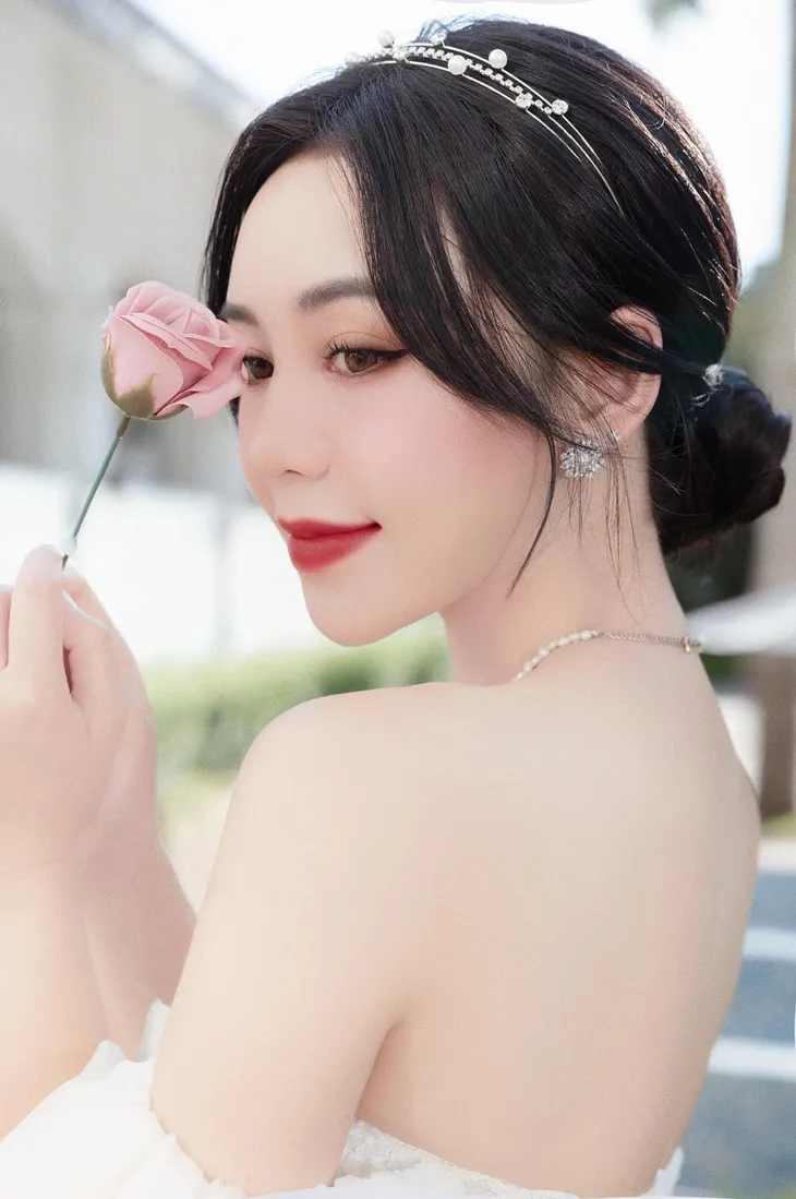 Vẻ ngọt ngào của nữ chính Ga-ra hạnh phúc - Ảnh 6. Vẻ ngọt ngào của nữ chính Ga-ra hạnh phúc - Ảnh 6.