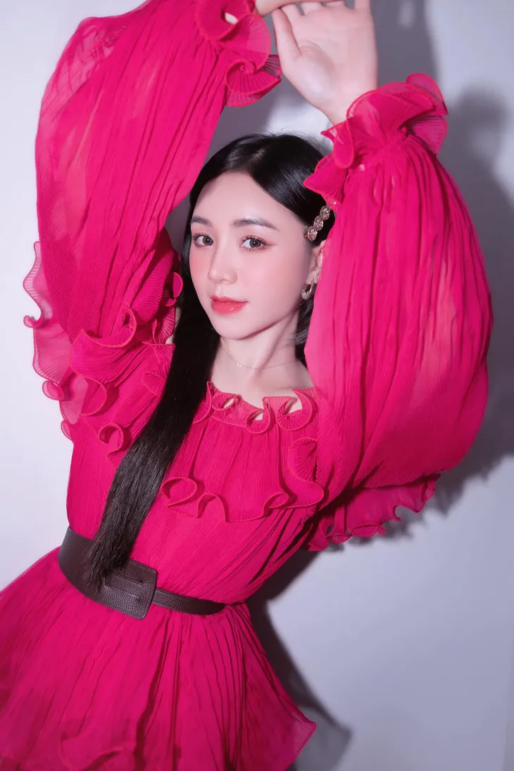 Vẻ ngọt ngào của nữ chính Ga-ra hạnh phúc - Ảnh 3. Vẻ ngọt ngào của nữ chính Ga-ra hạnh phúc - Ảnh 3.
