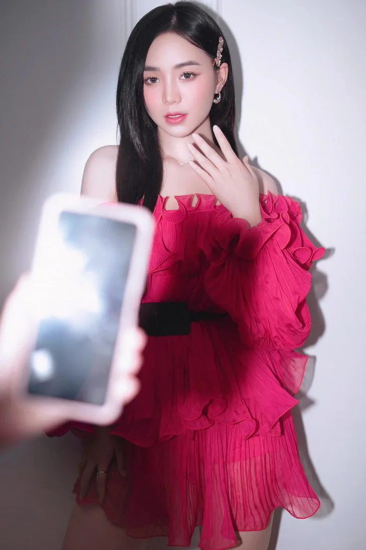 Vẻ ngọt ngào của nữ chính Ga-ra hạnh phúc - Ảnh 5. Vẻ ngọt ngào của nữ chính Ga-ra hạnh phúc - Ảnh 5.