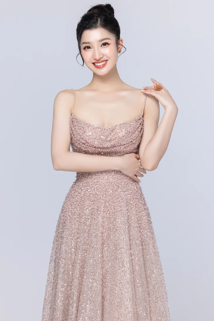 Nhan sắc Hoa hậu Mai Phương sau 1 tháng đăng quang - Ảnh 7. Nhan sắc Hoa hậu Mai Phương sau 1 tháng đăng quang - Ảnh 7.