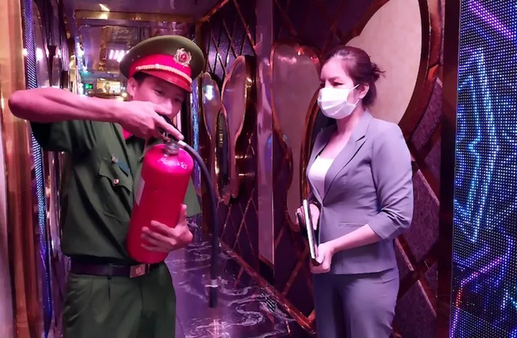 TP Vũng Tàu yêu cầu rà soát 44 cơ sở karaoke trên địa bàn - Ảnh 2. TP Vũng Tàu yêu cầu rà soát 44 cơ sở karaoke trên địa bàn - Ảnh 2.