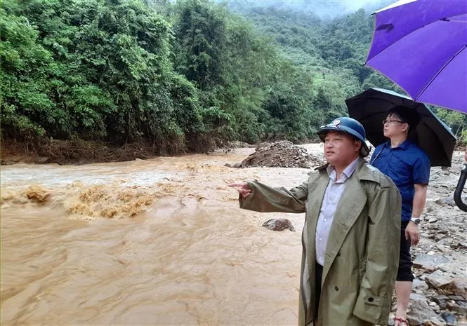 Nghệ An: Nhiều bản ở huyện biên giới Kỳ Sơn bị cô lập - Ảnh 4. Nghệ An: Nhiều bản ở huyện biên giới Kỳ Sơn bị cô lập - Ảnh 4.