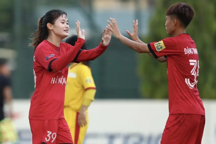 Vòng 5 giải bóng đá Nữ VĐQG 2022: Hà Nội II giành chiến thắng đầu tay - Ảnh 1. Vòng 5 giải bóng đá Nữ VĐQG 2022: Hà Nội II giành chiến thắng đầu tay - Ảnh 1.