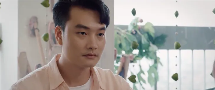 Thông gia ngõ hẹp - Tập 1: Phan (Trọng Lân) lo sợ nhà người yêu biết chuyện bố mẹ không sống chung - Ảnh 4. Thông gia ngõ hẹp - Tập 1: Phan (Trọng Lân) lo sợ nhà người yêu biết chuyện bố mẹ không sống chung - Ảnh 4.