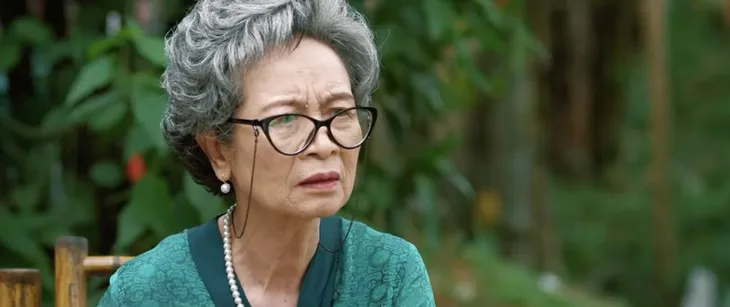 Thông gia ngõ hẹp - Tập 1: Ông Phúc (NSƯT Chí Trung) giật mình thon thót khi mẹ nhắc chuyện lén lút cầu hôn - Ảnh 5. Thông gia ngõ hẹp - Tập 1: Ông Phúc (NSƯT Chí Trung) giật mình thon thót khi mẹ nhắc chuyện lén lút cầu hôn - Ảnh 5.