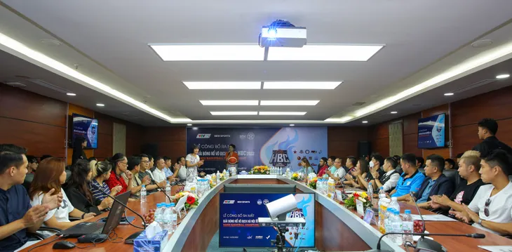 Giải bóng rổ vô địch Hà Nội ra mắt, quy tụ cả Việt kiều và ngoại binh - Ảnh 1. Giải bóng rổ vô địch Hà Nội ra mắt, quy tụ cả Việt kiều và ngoại binh - Ảnh 1.