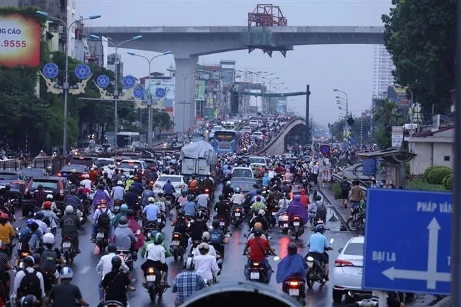 Nhiều tuyến phố Thủ đô ùn tắc chiều cuối tuần - Ảnh 4. Nhiều tuyến phố Thủ đô ùn tắc chiều cuối tuần - Ảnh 4.