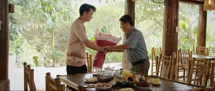 Thông gia ngõ hẹp - Tập 1: Buổi đầu gặp gỡ, hai ông thông gia “đứng hình” khi chạm mặt nhau - Ảnh 27. Thông gia ngõ hẹp - Tập 1: Buổi đầu gặp gỡ, hai ông thông gia “đứng hình” khi chạm mặt nhau - Ảnh 27.